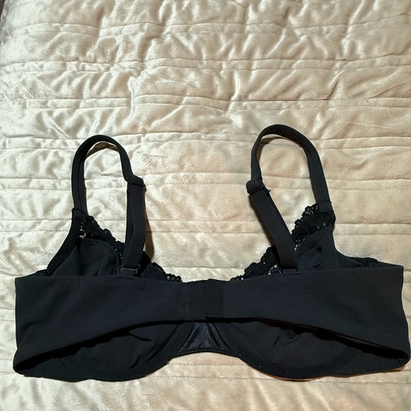 SKIMS lace fits everybody Demi bra - Picture 2 of 3